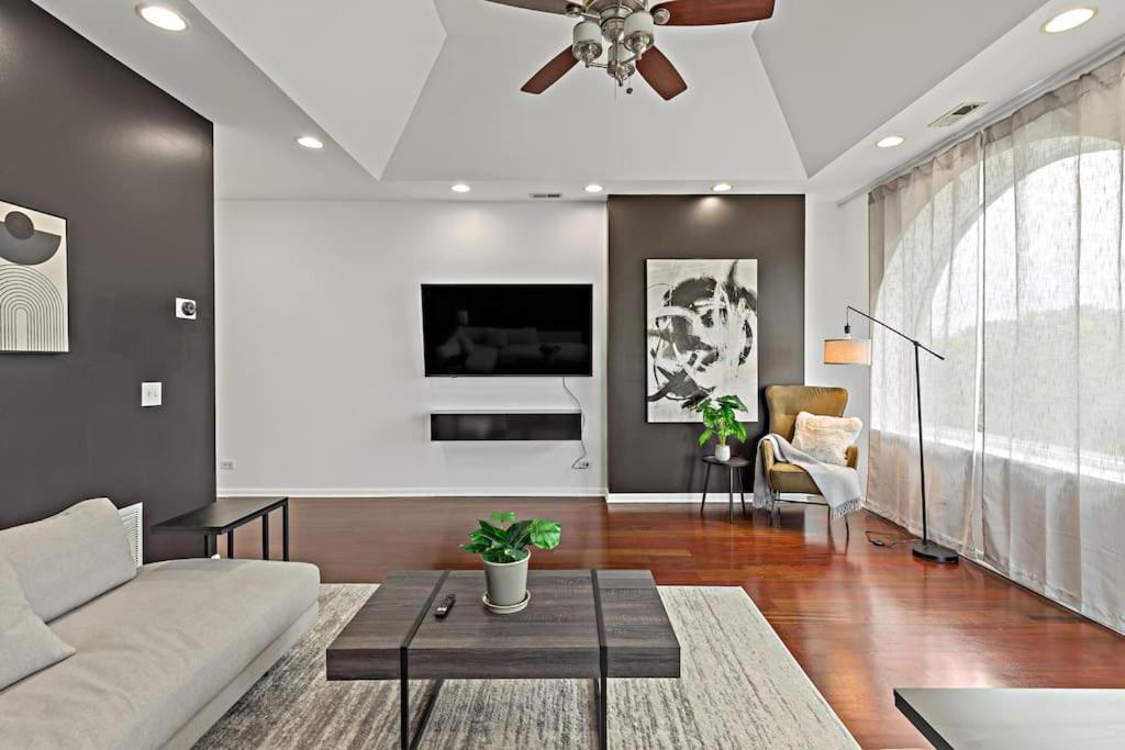 The Penthouse, Lux Stay Near Downtown, Uofc & Lake Chicago Extérieur photo
